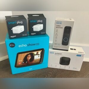 Amazon Smart Home Bundle Echo Show 8, Blink Doorbell & Outdoor Camera 3rd gen